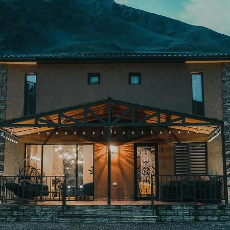 Holiday Home Kasbegi Buitenkant foto