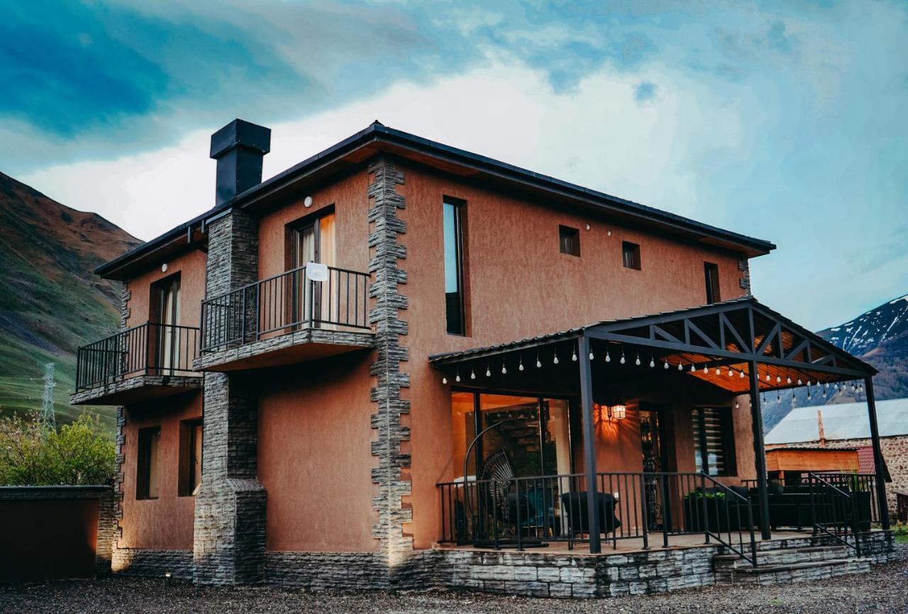 Holiday Home Kasbegi Buitenkant foto