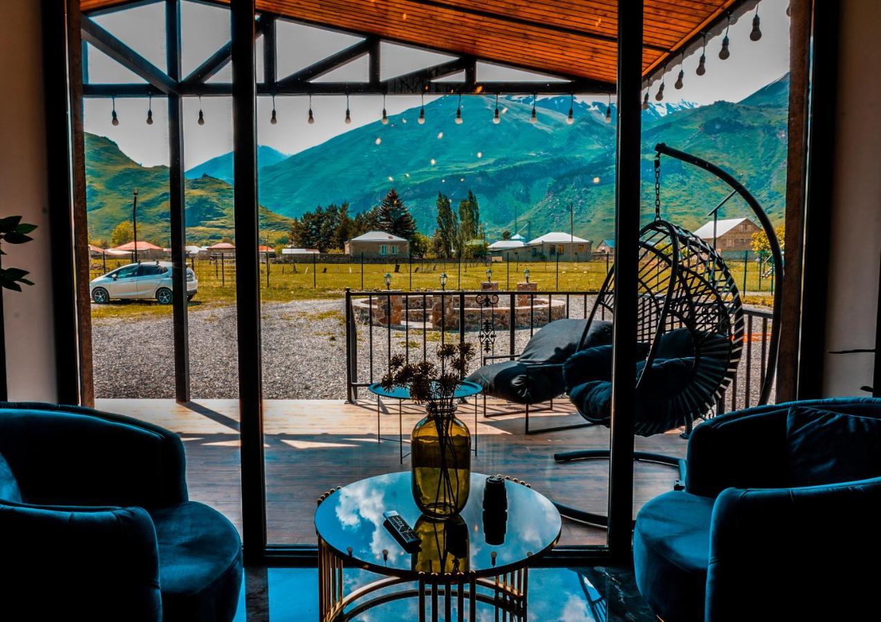 Holiday Home Kasbegi Buitenkant foto