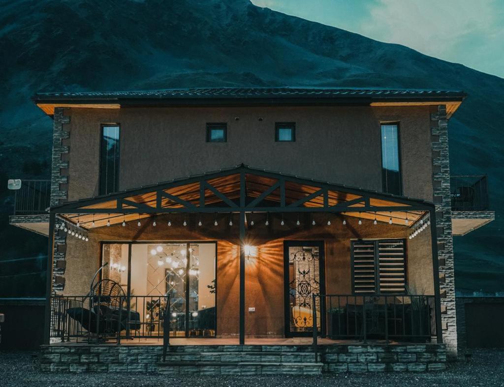Holiday Home Kasbegi Buitenkant foto
